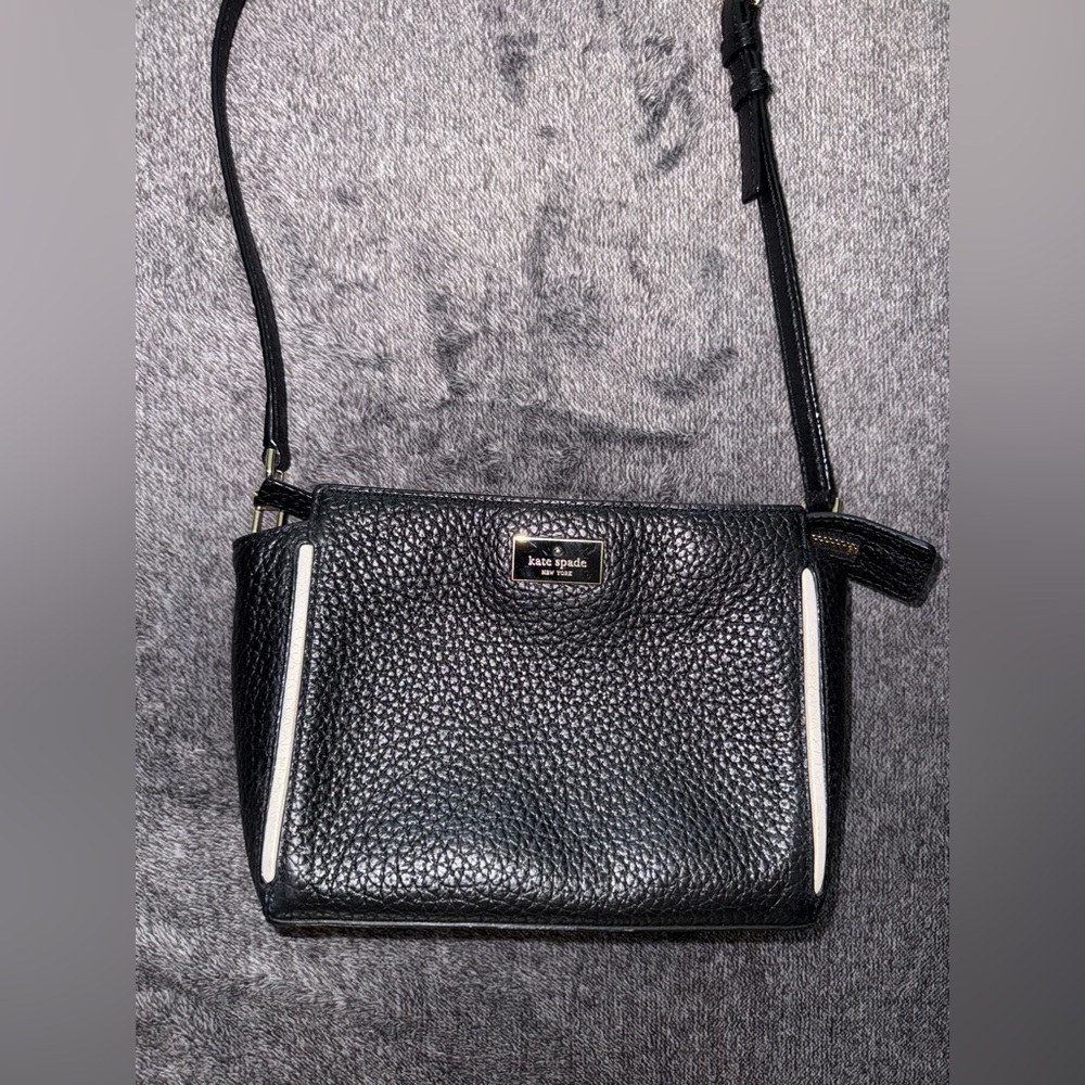 Kate Spade Pebbled Leather Crossbody Bag in Black and White